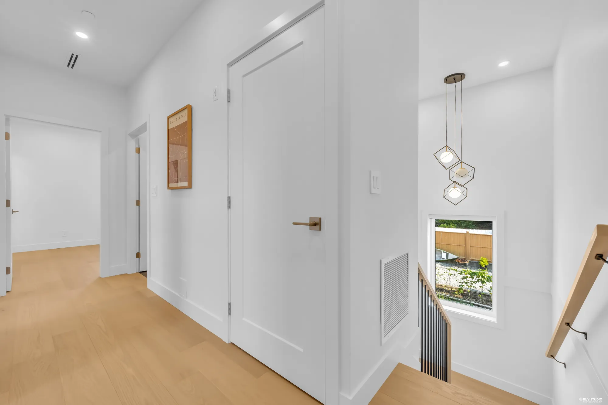 Main floor hall to the stair and the bathroom